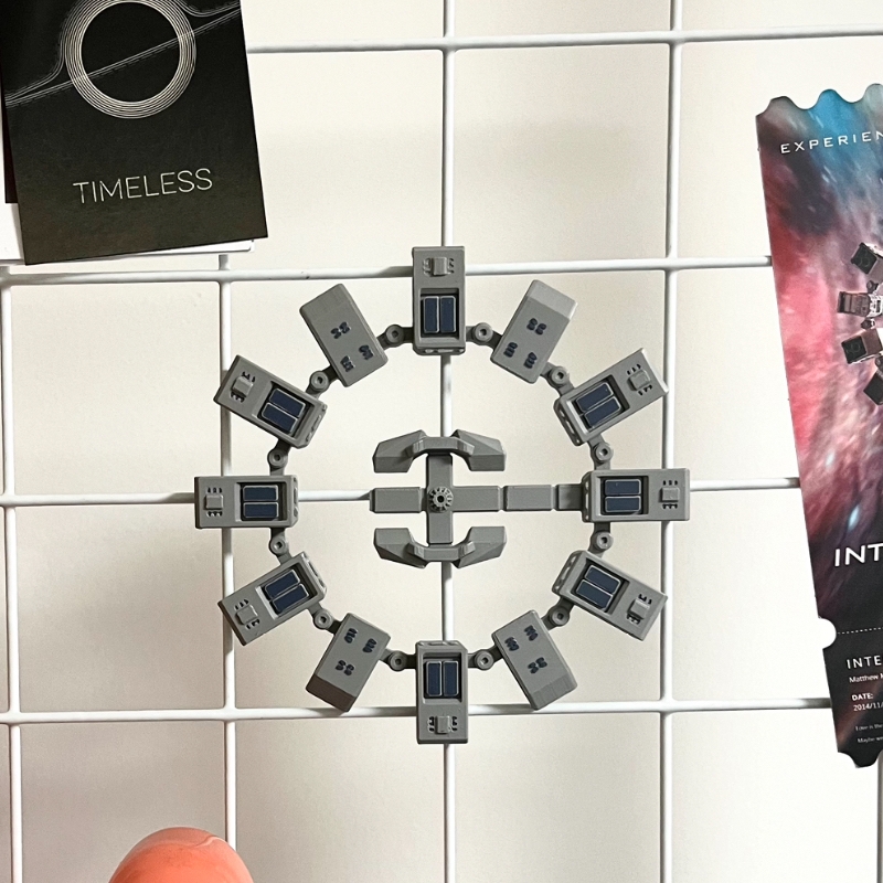 Car Accessories Sticker - Interstellaire uithoudingsvermogen ruimtestation - magnetische koelkastmagneet